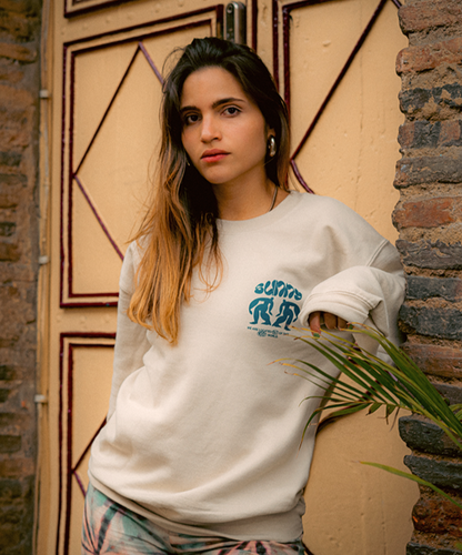 Buzo cuello redondo beige Bahía Morada