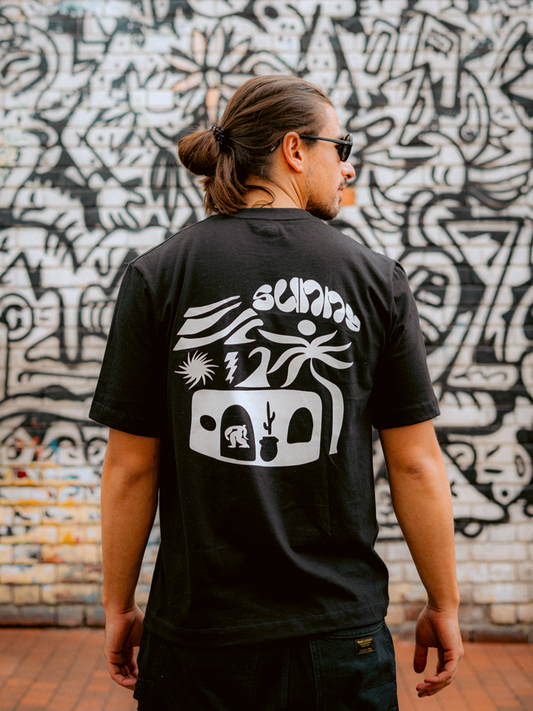 Camiseta negra Bahía Morada