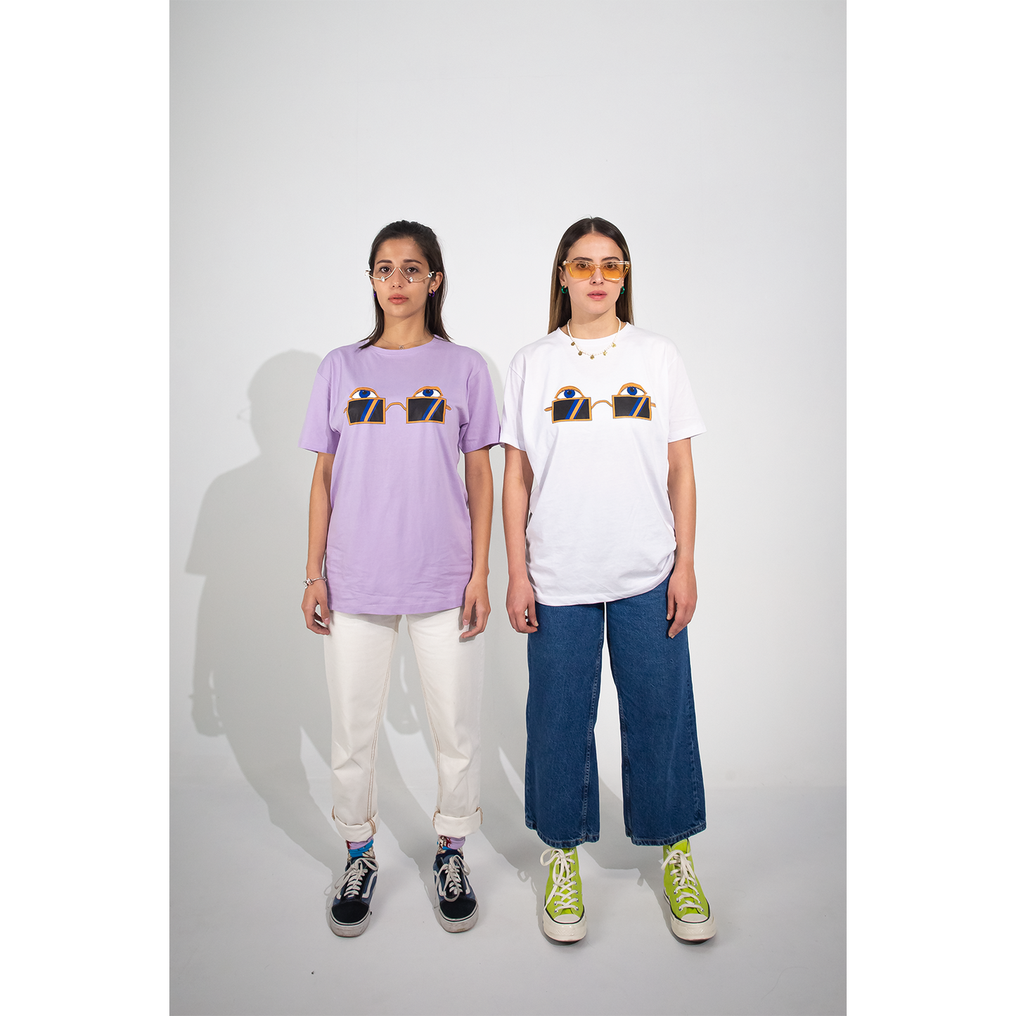 Camiseta lila Hippie love glasses